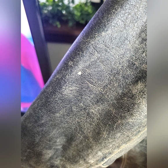 ❌️SOLD❌️ Vintage Distressed Leather Jacket - Picture 12 of 14